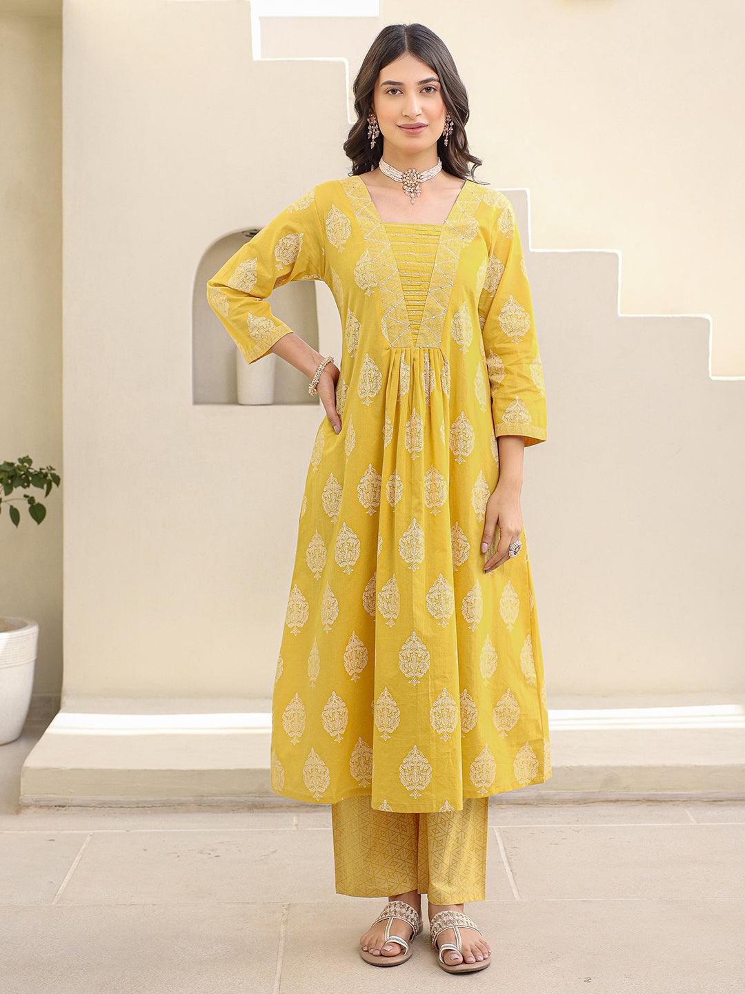 Satrangi Women's Yellow Cotton V-Neck 3/4th Sleeve Printed Kurta Pant Set - Satrangi Fashion