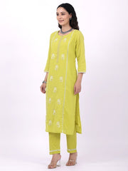 Satrangi Women's Green Cotton Embroidered 3/4th Sleeve Round Neck Kurta Set - Satrangi Fashion