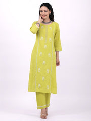 Satrangi Women's Green Cotton Embroidered 3/4th Sleeve Round Neck Kurta Set - Satrangi Fashion