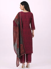 Satrangi Women's Maroon Blended Silk Embroidered V Neck Three Fourth Sleeve Kurta Set - Satrangi Fashion