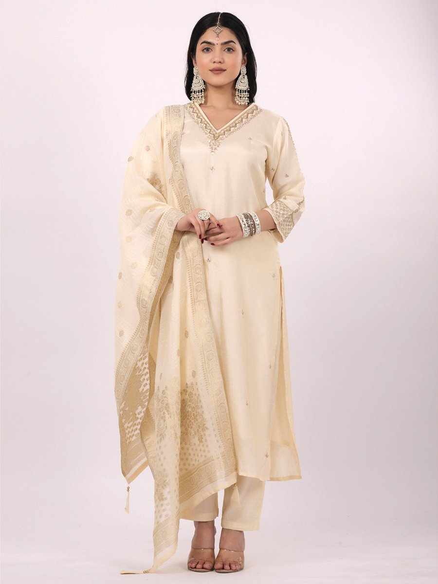 Satrangi Women's Off White Viscose Silk Embroidered Kurta Set with V Neck and Three Fourth Sleeves - Satrangi Fashion