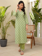 Satrangi Women's Parrot Green Cotton V - Neck Printed Kurta Pant Set with 3/4th Sleeves - Satrangi Fashion