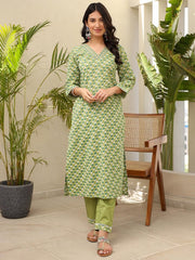 Satrangi Women's Parrot Green Cotton V - Neck Printed Kurta Pant Set with 3/4th Sleeves - Satrangi Fashion